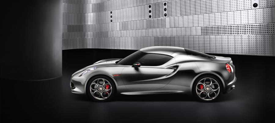  Alfa Romeo 4C Concept Fluid Metal 2011 года  (фото 8 из 10)